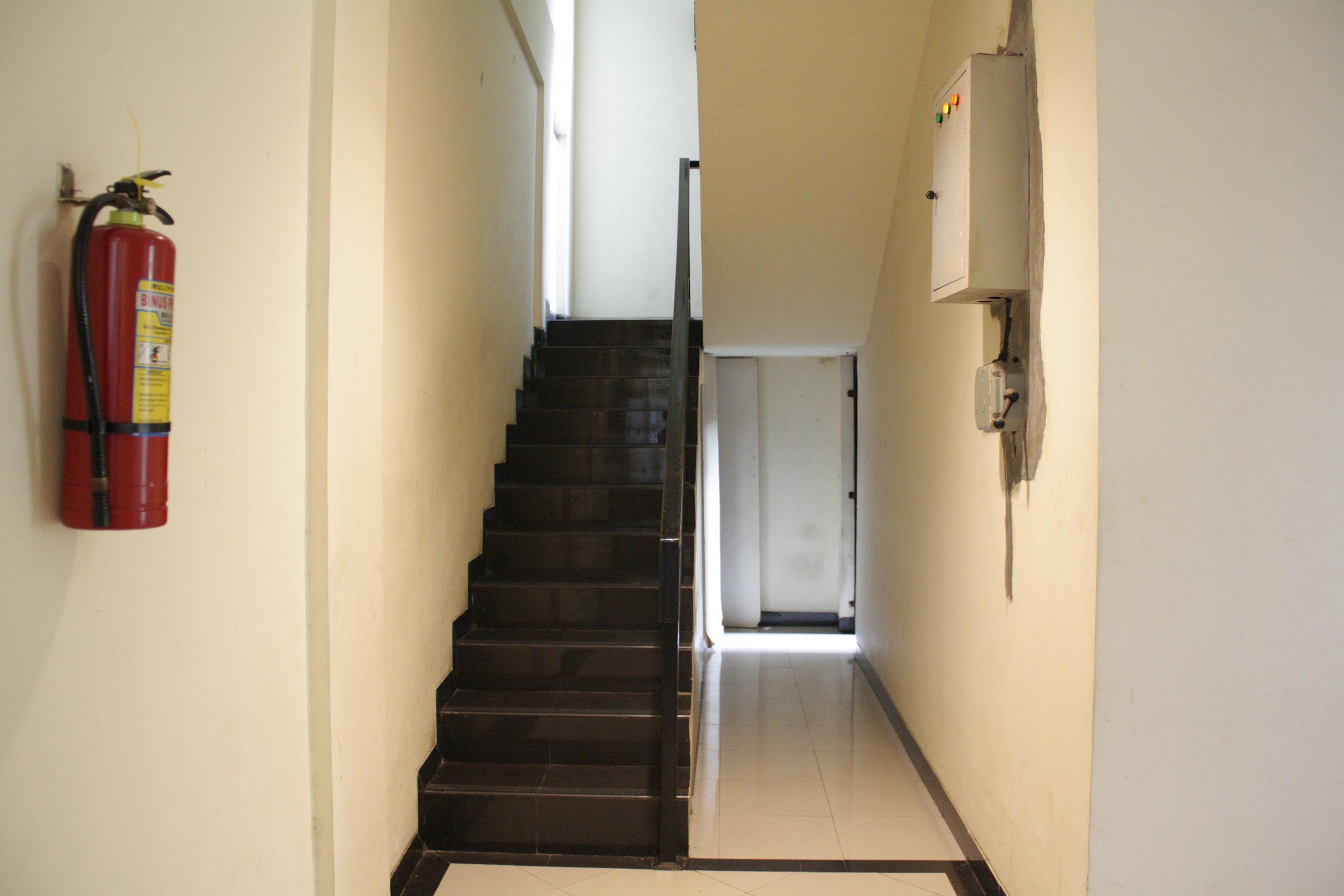 Oyo 148 Cempaka Place Homestay Yakarta Exterior foto