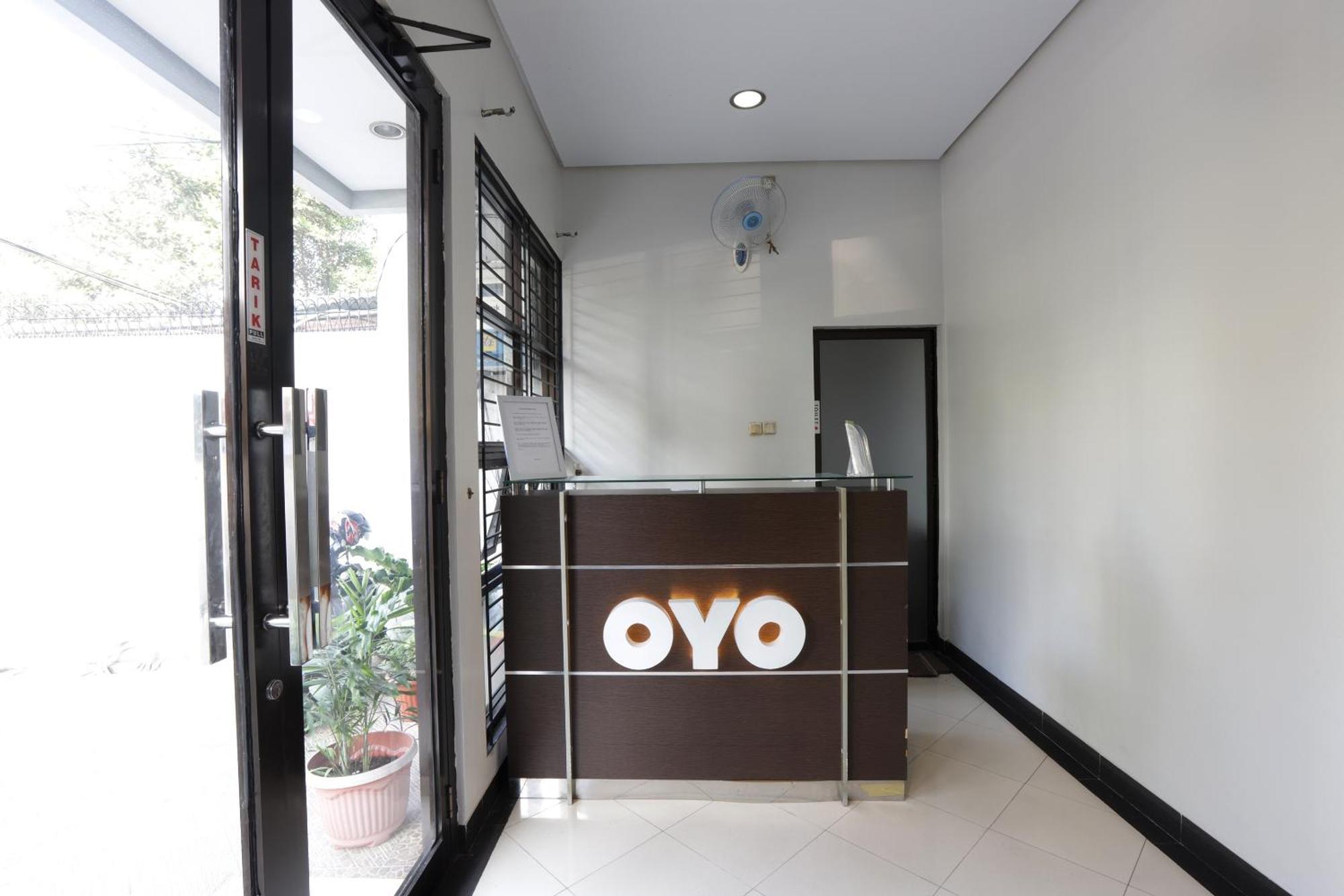 Oyo 148 Cempaka Place Homestay Yakarta Exterior foto